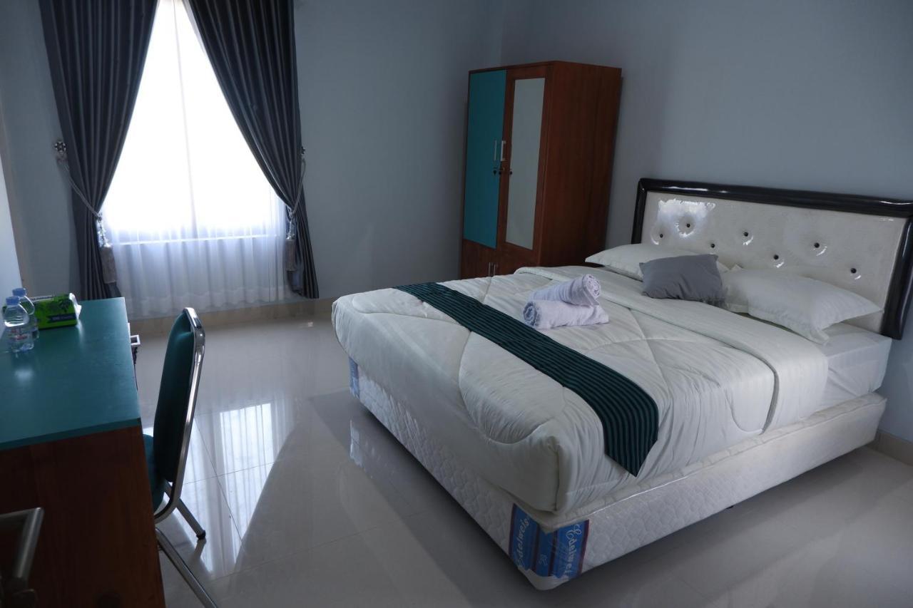 Griya Tetirah Syariah Mitra Reddoorz Hotel Wates  Luaran gambar